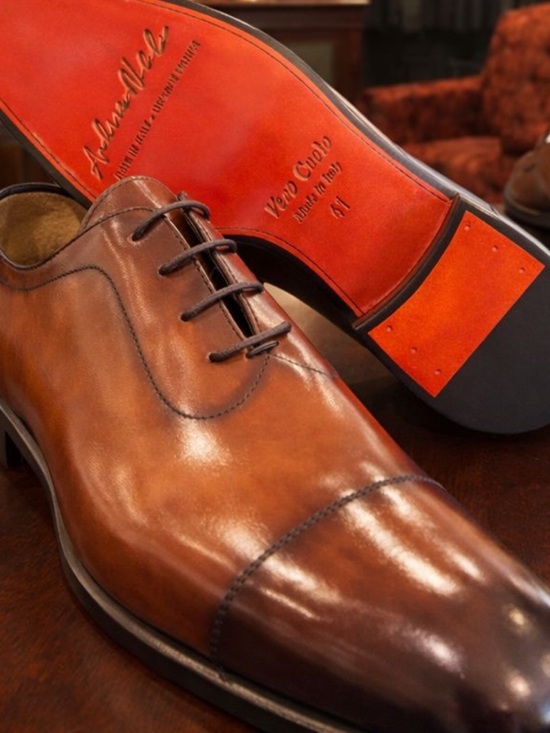 Men\'s Brown Leather Cap-Toe Oxford Shoes with red leather sole